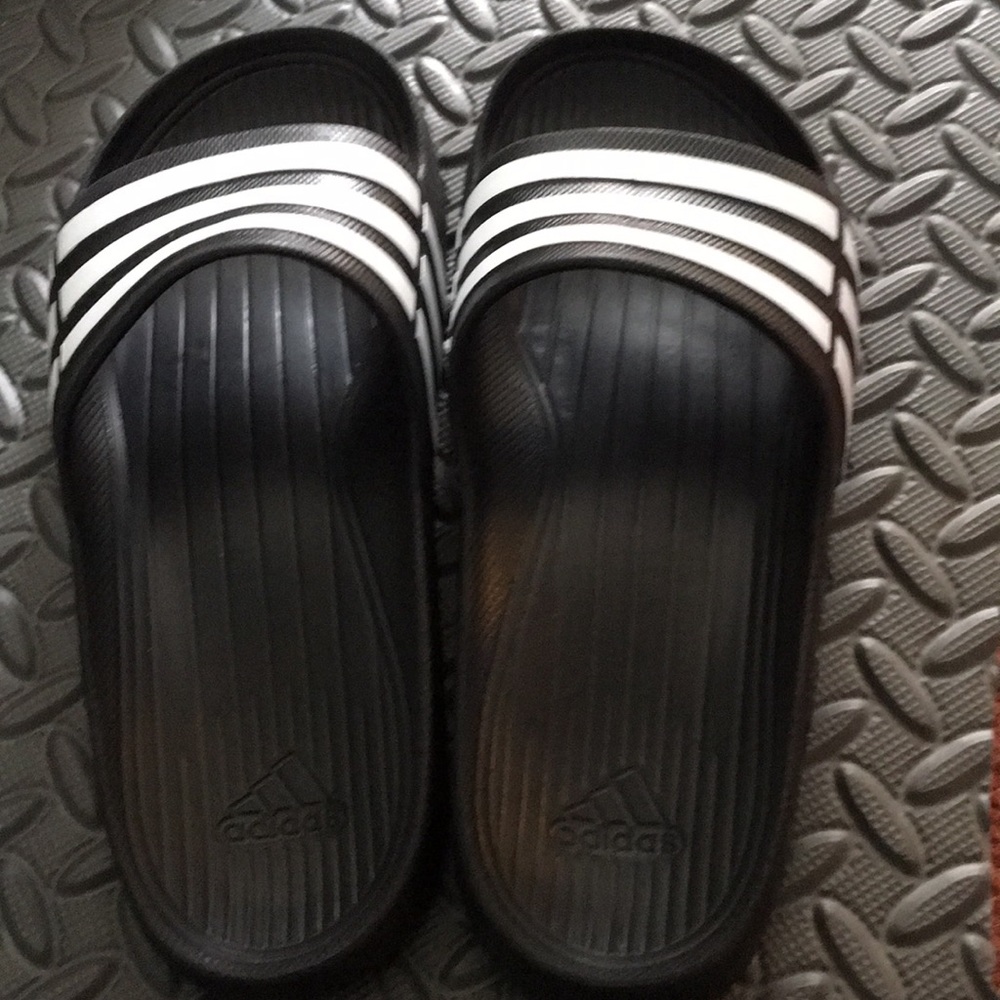 Adidas slides - Picture 3 of 4